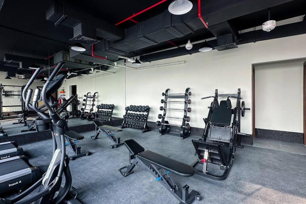 Waves - Stylish 1br Close To Img World & Global Village * Dubai