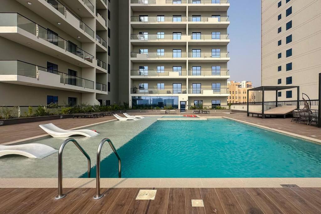 Waves - Stylish 1br Close To Img World & Global Village