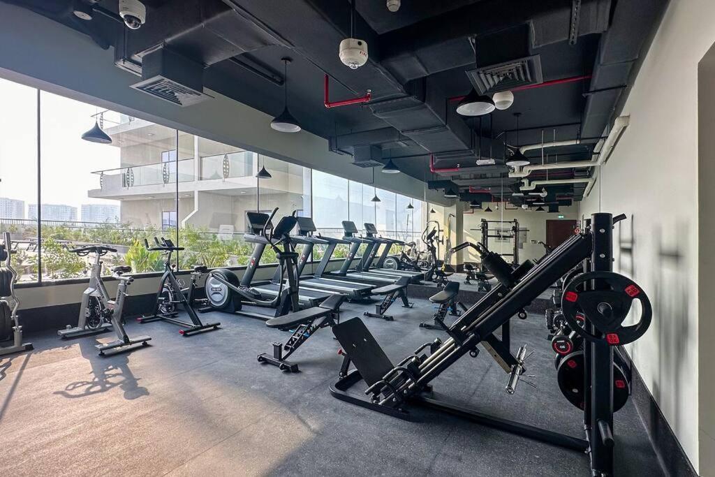 Waves - Stylish 1br Close To Img World & Global Village شقة